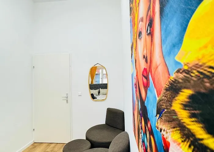 Cozy 9br For 18 Near Augarten