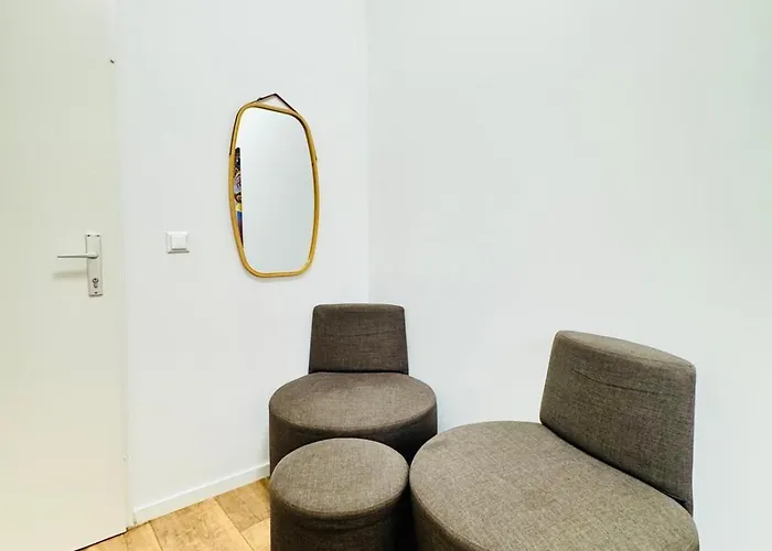 Cozy 9br For 18 Near Augarten