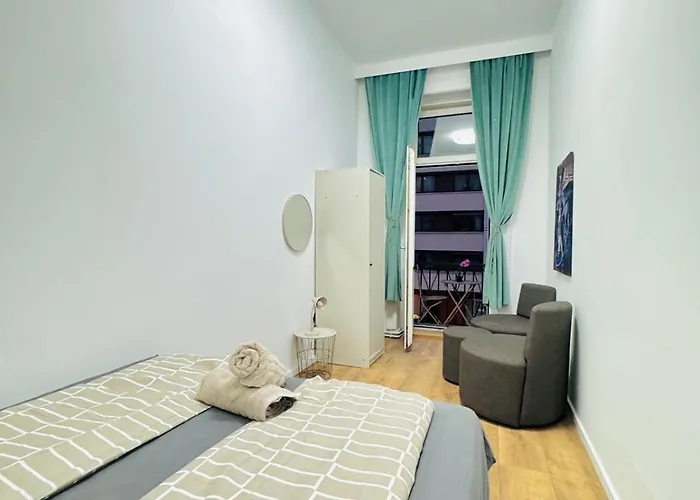 Cozy 9br For 18 Near Augarten Appartement *
