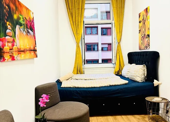 Cozy 9br For 18 Near Augarten Appartement