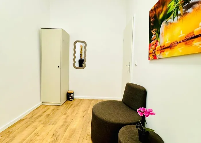 Cozy 9br For 18 Near Augarten Appartement *