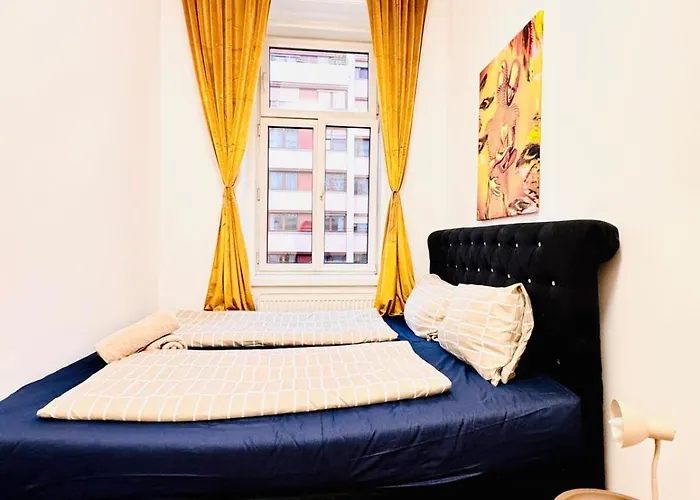 Cozy 9br For 18 Near Augarten *