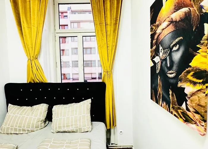 Cozy 9br For 18 Near Augarten Appartement *