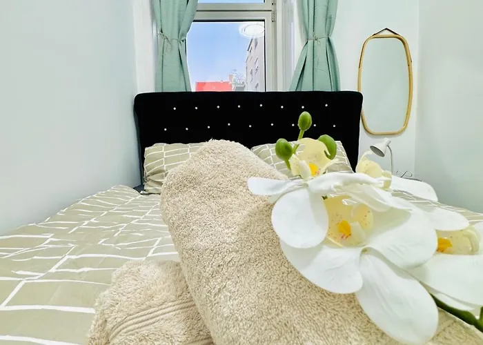 Cozy 9br For 18 Near Augarten Vienne