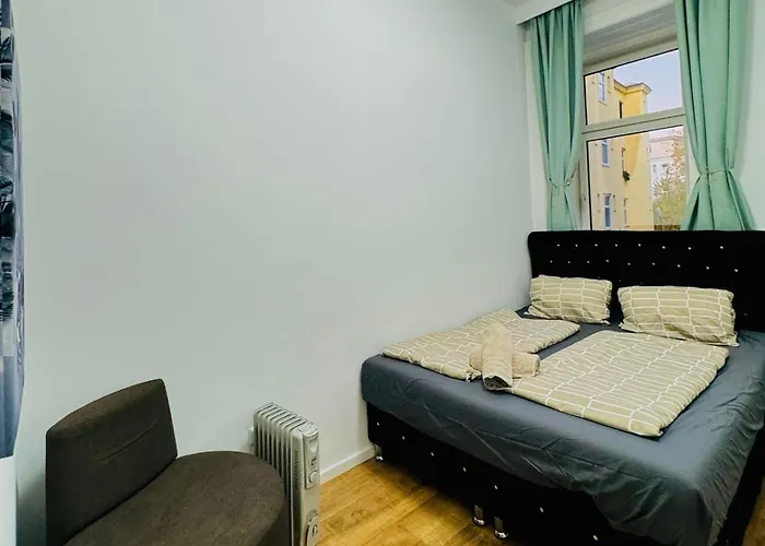 Cozy 9br For 18 Near Augarten Appartement