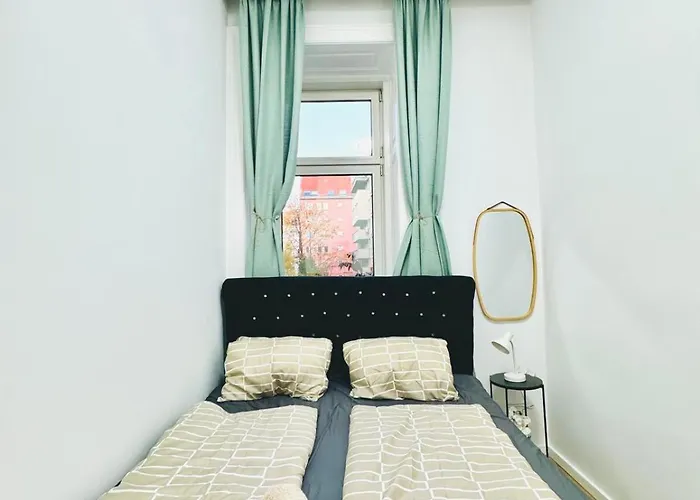 Daire Cozy 9br For 18 Near Augarten