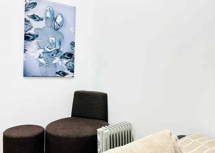 Cozy 9br For 18 Near Augarten *
